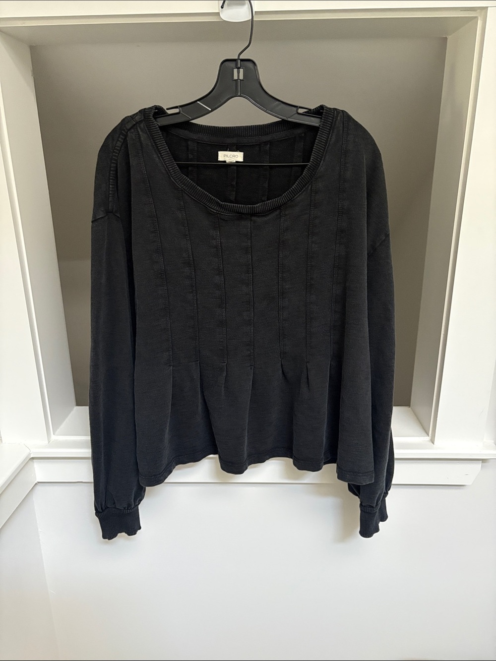 Pilcro Black Relaxed Scoop-Neck Pullover Sweatshirt minimalist cotton